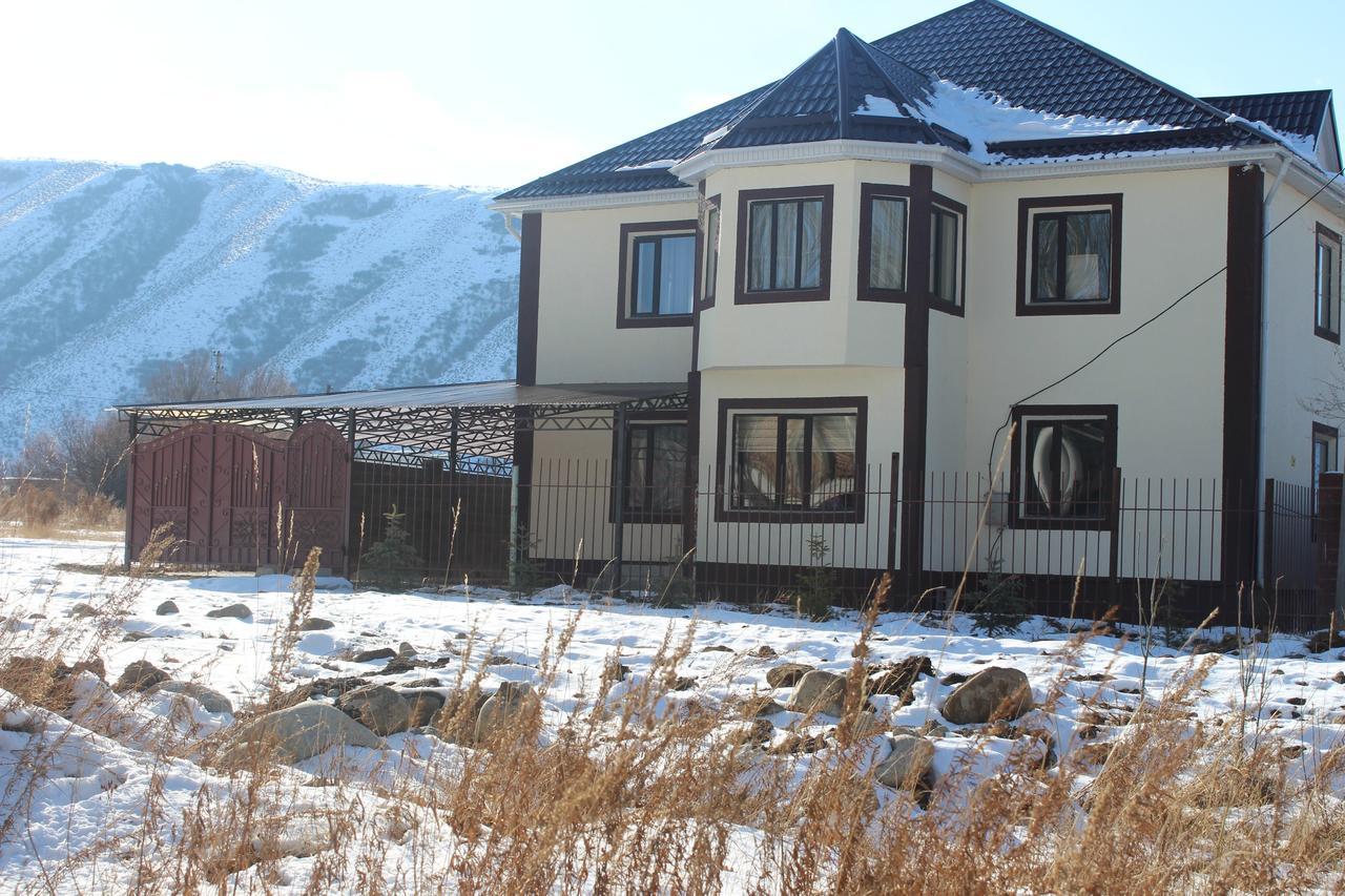 Mount Yard Karakol Hotel Exterior photo