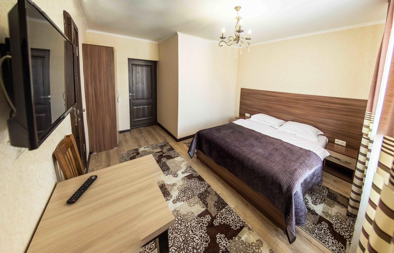 Mount Yard Karakol Hotel Exterior photo